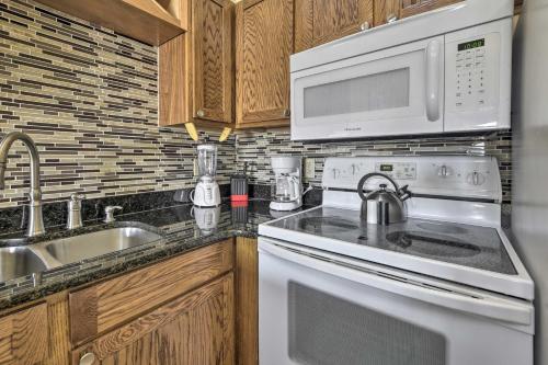 Studio with Pool - 4 Mi to Cherry Grove Beach! - image 2