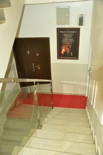 ACE SINGLE ROOM with Wifi, 24/7 Electricity, Security.