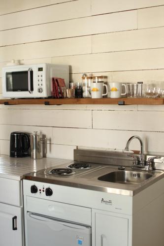 Boardwalk Cottages - image 8