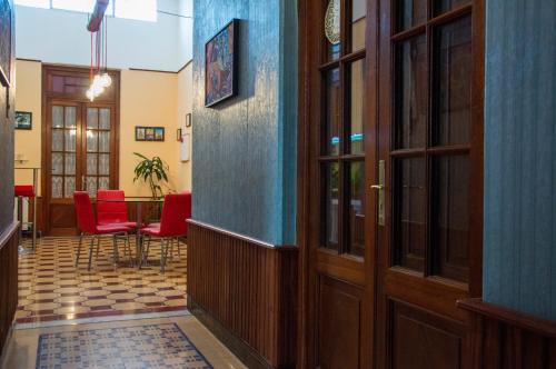 設施, Cane B&B in 埃爾帕索德拉競技場