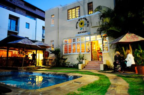 A Sunflower Stop Backpackers, Le Cap