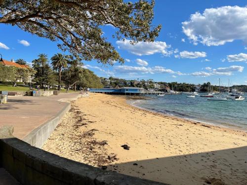 TREETOPS PENTHOUSE Rose Bay Sydney, 3 bedrooms in Rose Bay