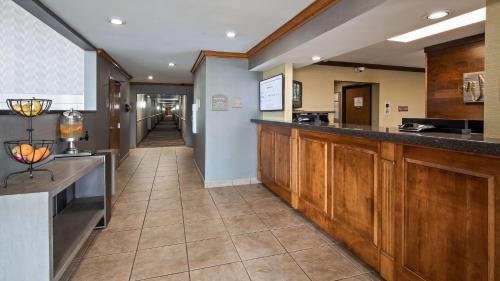 Best Western Plus North Canton Inn & Suites