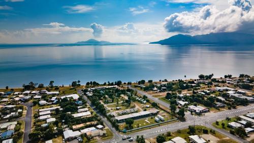 . Cardwell Beachcomber Motel & Tourist Park