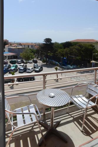 Superior Room with Balcony and Sea View