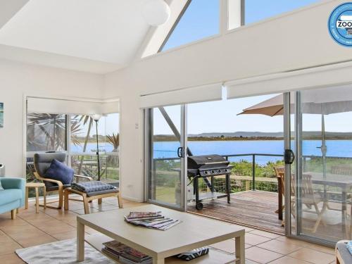 Tilbury Breeze - ocean views, comfort and style