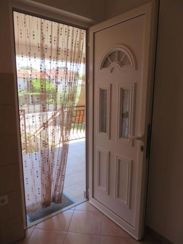 Family One-Bedroom Apartment with Balcony room in Apartment Cvita
