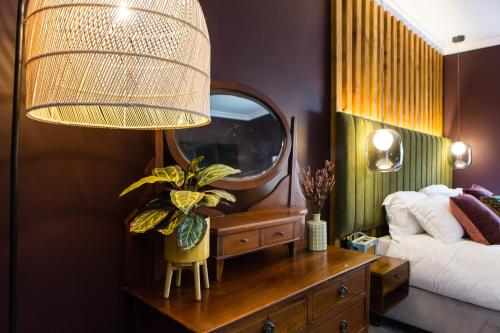 Skeldale House 'All Creatures Great & Small' by Maison Parfaite - Luxury Apartments & Studios in Askrigg, Yorkshire Dales