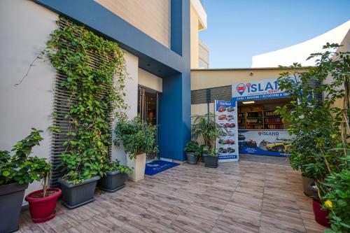 Island Boutique Hotel - image 2