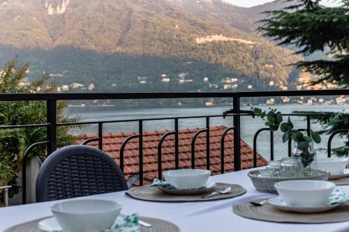  House of roses - Casina delle rose in Carate Urio