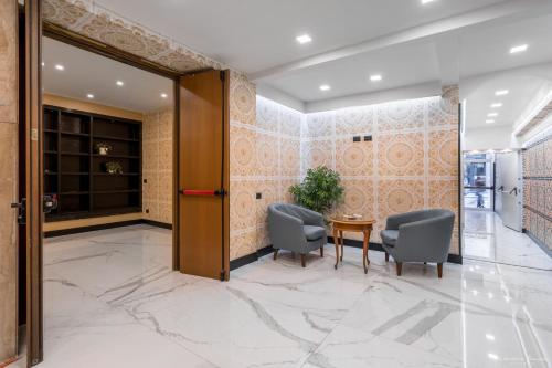 Hotel Spagna - image 2