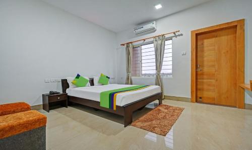 B&B Puri - Treebo Trend Sidhartha Inn Baliapanda - Bed and Breakfast Puri