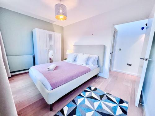 NEW Designer 4BR Town House Inside Olympic Park