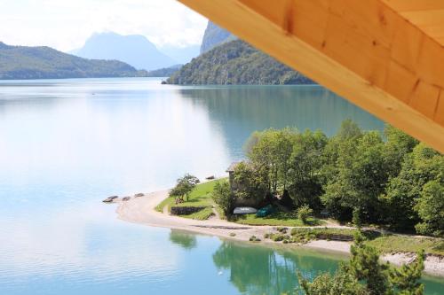 Apartment with Lake View