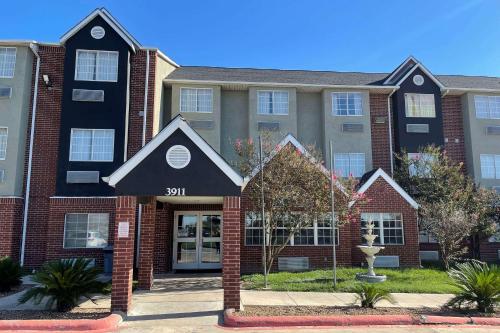 . Super 8 by Wyndham San Antonio Downtown NE