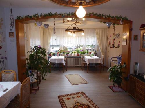 Food and beverages, Pension Haus zur Orke in Elkeringhausen