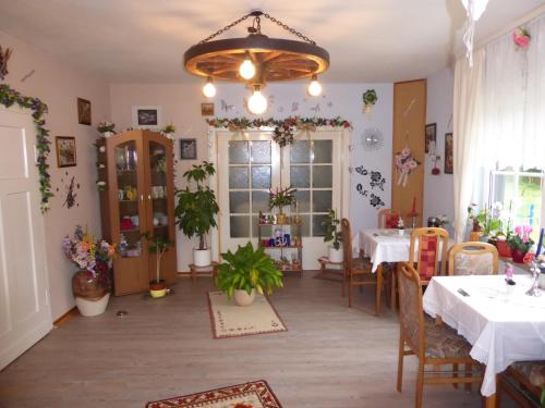 Food and beverages, Pension Haus zur Orke in Elkeringhausen