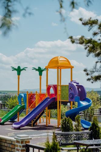 Kinderspielplatz, Pensiunea Eden in Agapia