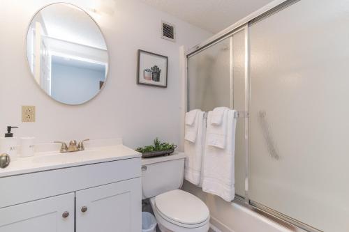Handsome 2BR Condo with Gorgeous Views in Sugar Mountain! condo in Sugar Mountain, USA