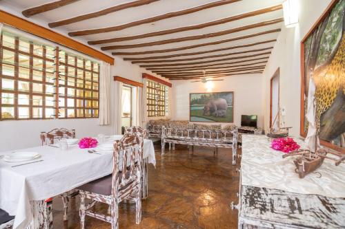 Eden House Cottages in มาลินด้า