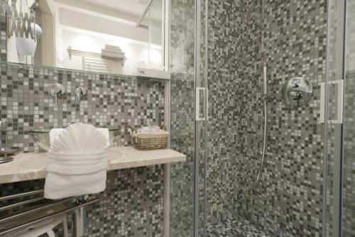 Al Mascaron Ridente - image 13