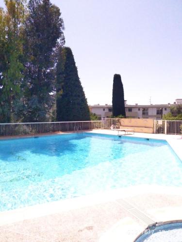 NICE- GAIRAUT - JARDIN PRIVE- GRAND F1 LUMINEUX-Piscine Collective, Nice (fotografie 4)