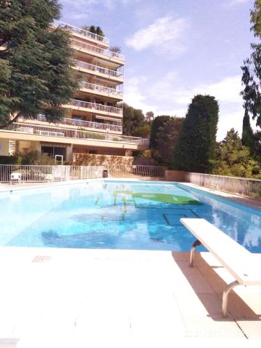 NICE- GAIRAUT - JARDIN PRIVE- GRAND F1 LUMINEUX-Piscine Collective, Nice (fotografie 8)