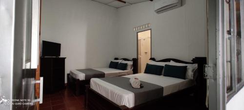 2 double beds
