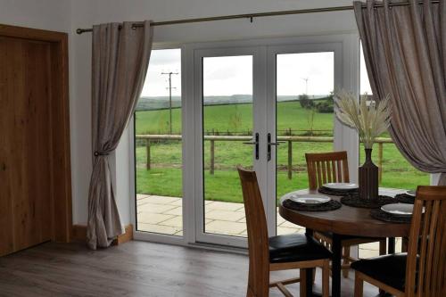 NEW! Country boutique escape . HOT TUB in Weare Giffard