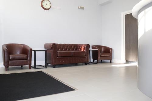 Lobby, Blue Sapphire Hotel near Barkingside Tube Station