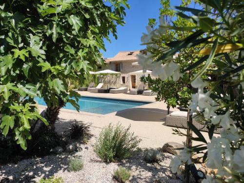 Les Champs de Provence - Accommodation - La Baume-de-Transit