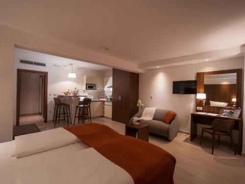 米拉馬爾公寓式酒店 (Aparthotel Miramare) in 馬卡爾斯卡市中心