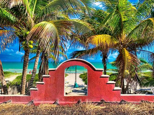Beachfront Apartment Hacienda del Cuyo in El Cuyo, Mexico