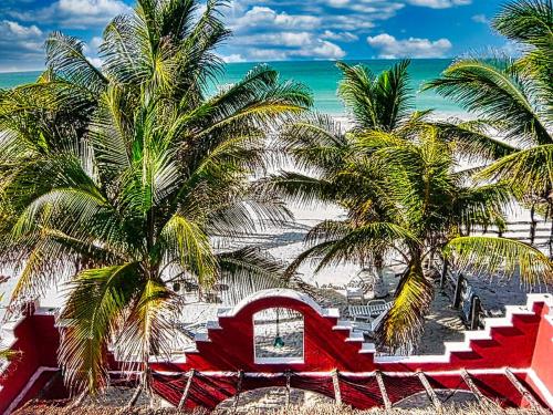 Beachfront Apartment Hacienda del Cuyo in El Cuyo, Mexico