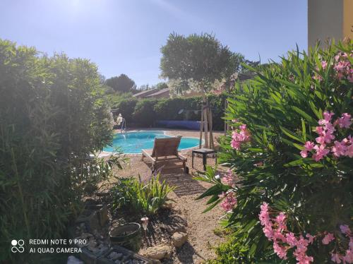 Le petit coin de paradis gîte à louer Vers-Pont-du-Gard