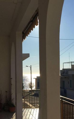  casa vicino mare ( sea rocks cottage) in Marina di Mancaversa