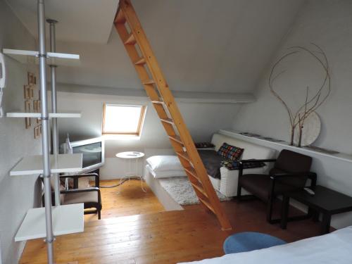 B&B Lodgingat8 - image 6