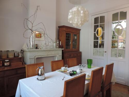 B&B Lodging At 8 2