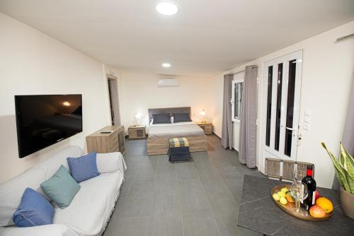 Lithines Villa go green in Gorgolaini