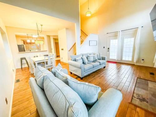 PET FRIENDLY/PING PONG/MTN VIEWS,AF ACAD SLEEPS16+ in Colorado Springs, USA