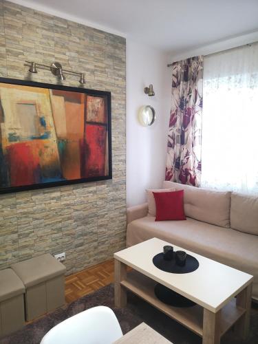 One-Bedroom Apartment image 1