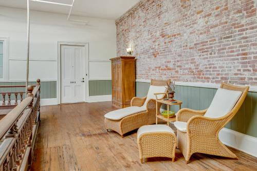 Strand Balcony Lofts - image 12