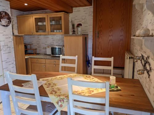 廚房, Ferienwohnung Lücking im Westerwald (Ferienwohnung Lucking im Westerwald) in 霍爾豪森