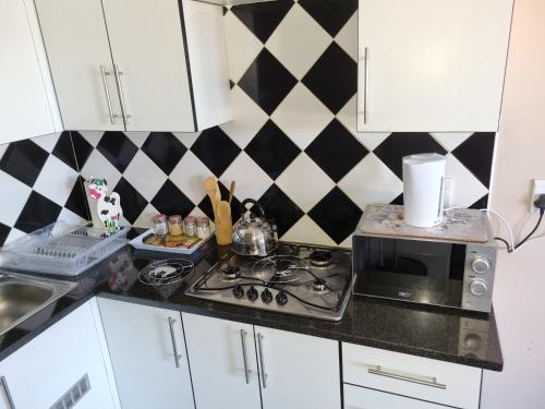 18 on Brand in Sunnyridge