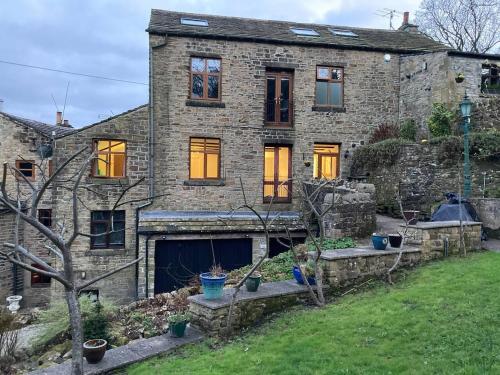 Delightful 2 bed flat in Old Mill-private garden - Apartment - Keighley