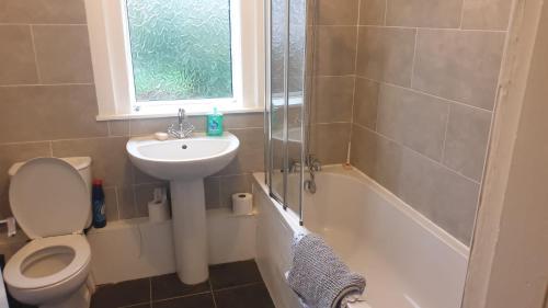 Cosy West End Terraced House near Anniesland Cross