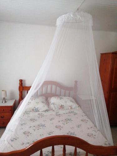 2 bedrooms, 5 beds