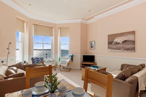 Picture of 7 South Beach Court - Sea Front Apartment With Spectacular Sea Views