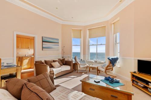 Picture of 7 South Beach Court - Sea Front Apartment With Spectacular Sea Views