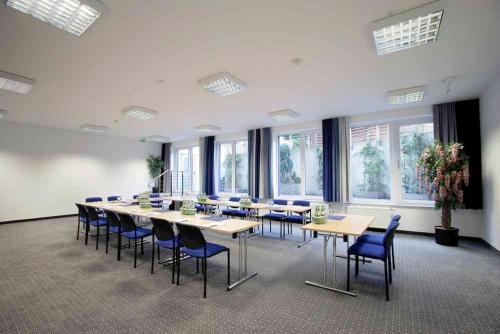 Garten Hotel Ponick Cologne Price Address Reviews